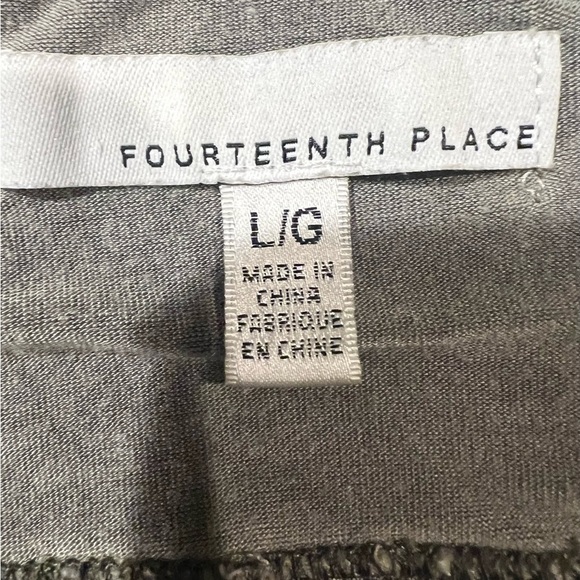 Fourteenth Place Women’s Gray With Gold Sleeveless Blouse Tank Top Sz Large - Picture 5 of 6